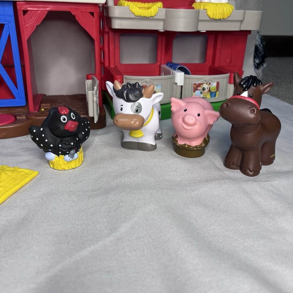 Fisher-Price Little People Farm Barn Playset & Fire Truck Lights & Sound WORK! - Picture 4 of 12